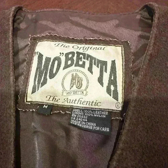 Vintage MoBetta Brown Genuine Leather Suede Vest Size M Snap Buttons and Pockets - Picture 6 of 7